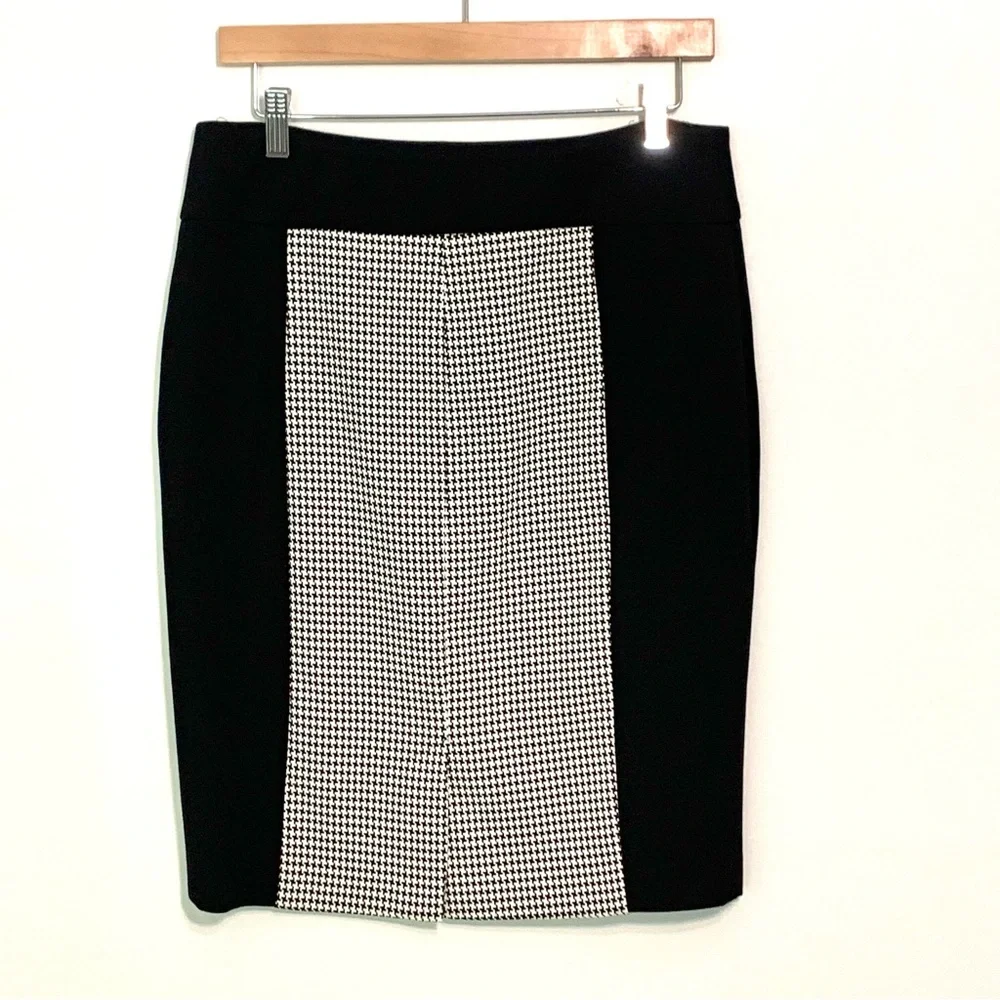 LISETTE L Black and White Houndstooth Pencil Skirt Size 10 Chic Flattering